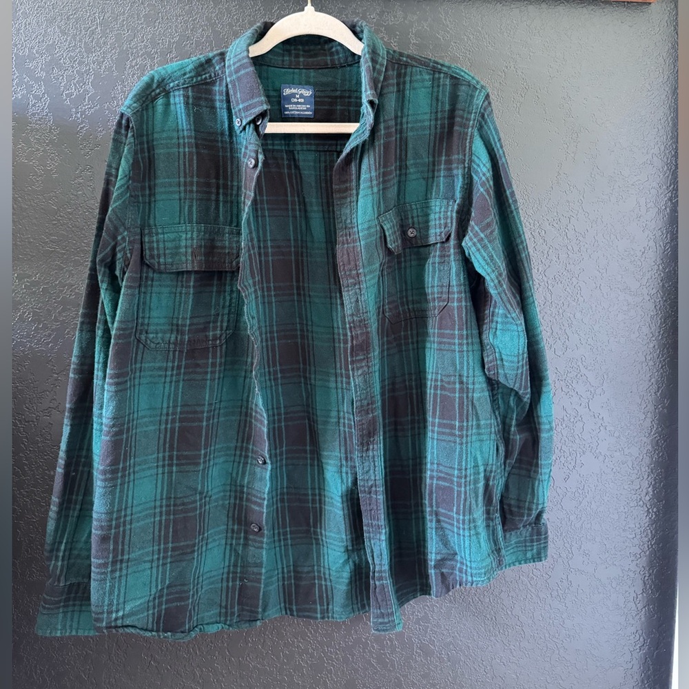 Faded Glory, size Medium, “green smoke” flannel —unisex !